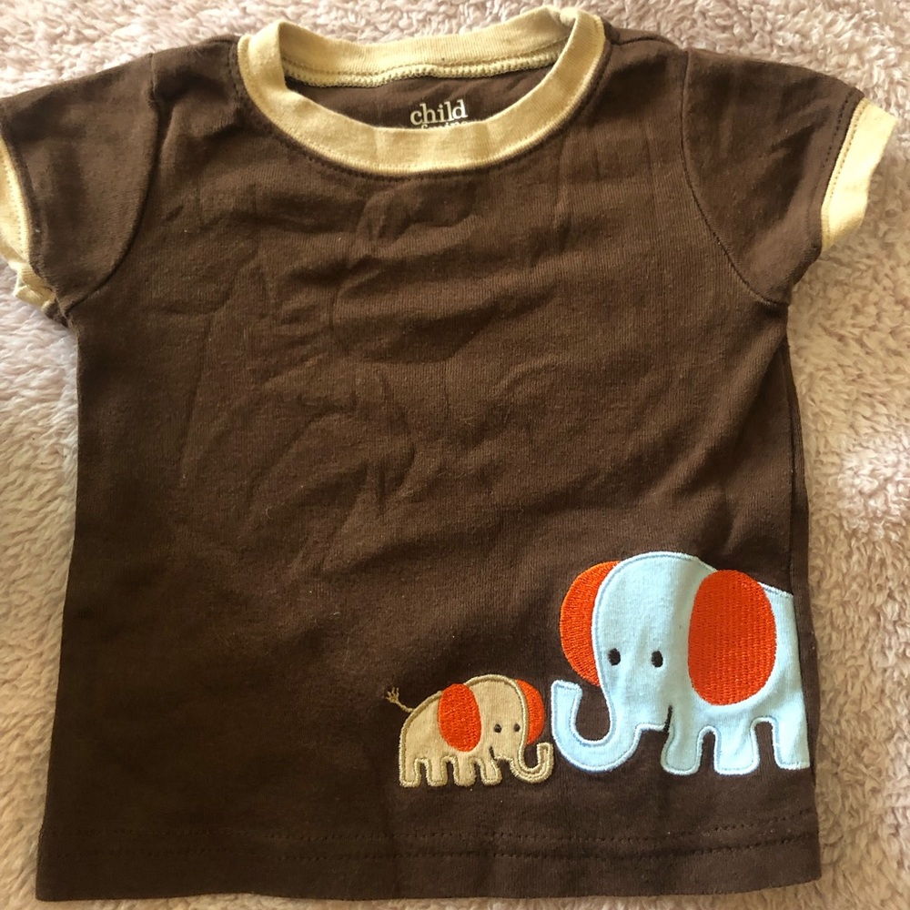 Super cute baby and mom elephant shirt.